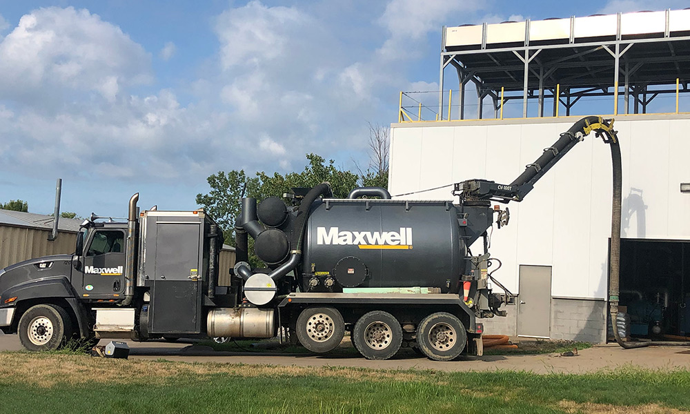 maxwell-construction-inc-iowa-city-services-hydro-excavation-large-con